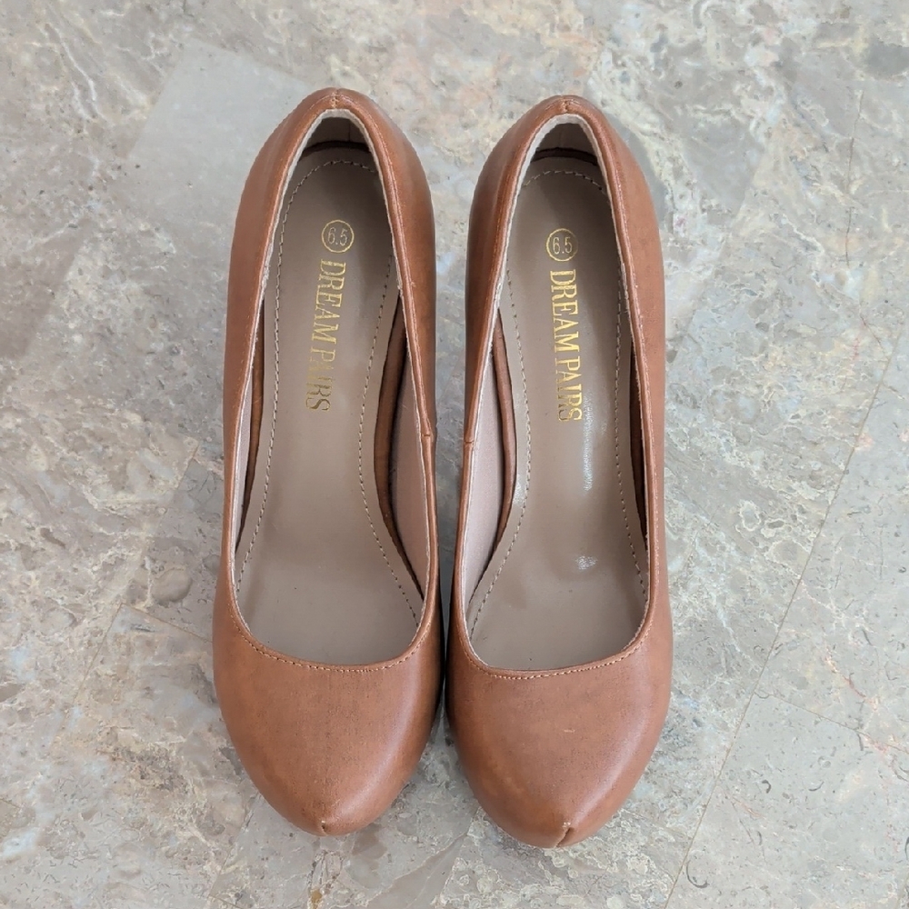 NWOT Dream Pairs Brown Leather Heels - Picture 3 of 9
